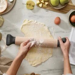 Joseph Joseph Rouleau à Pâtisserie Ergonomique 30 Cm -Boutique Silikomart 581004 4 1 Rouleau a patisserie ergonomique 30 cm Joseph Joseph