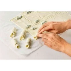 Roulette Découpe Pâte Pour Croissant -Boutique Silikomart 653413 2 5 Roulette decoupe pate pour croissant Betty Bossi